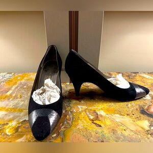 Bruno Magli Heel Pumps Black Suede With Silver Snakskin Accent Size 8.5